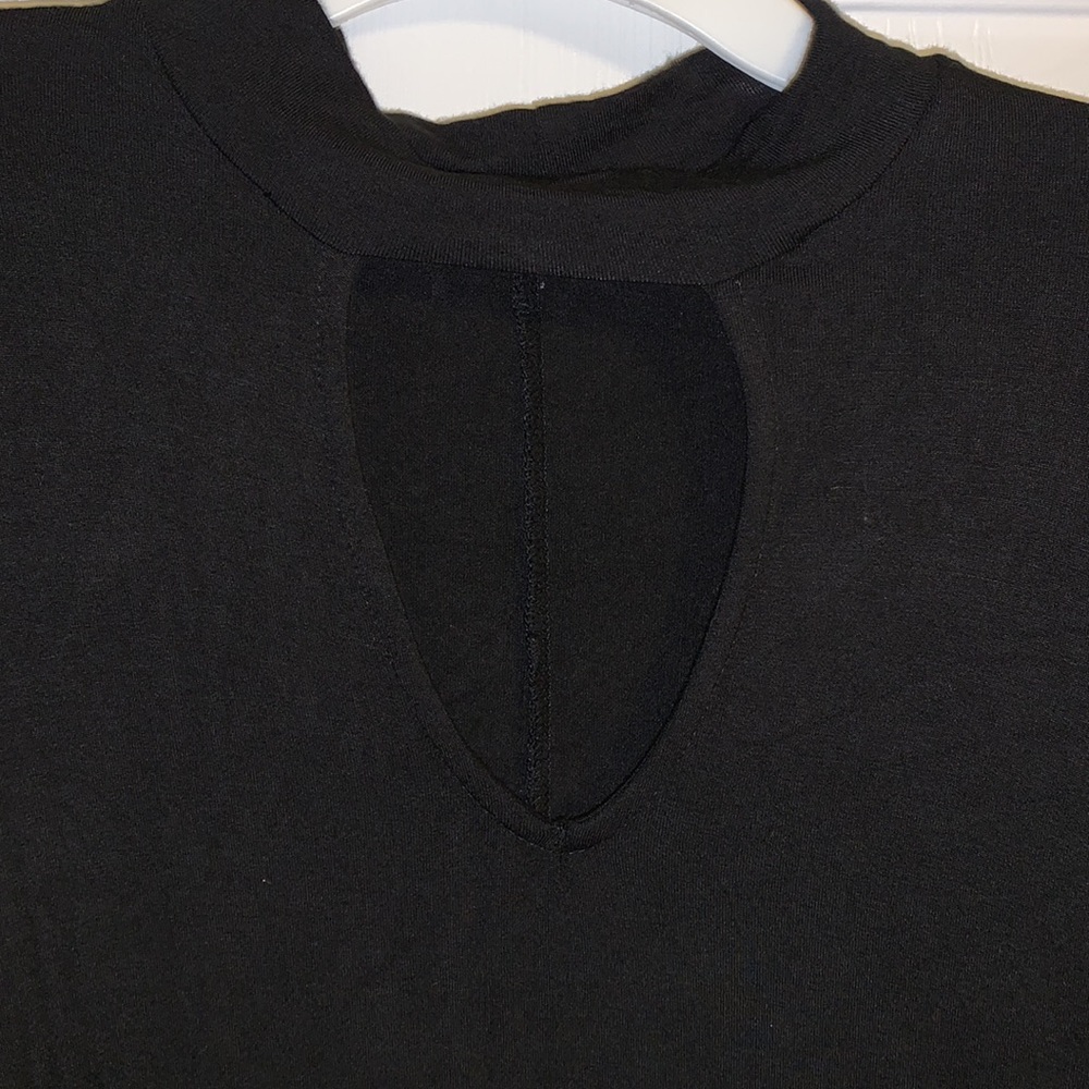 Black long sleeve tshirt dress with keyhole - Picture 2 of 4